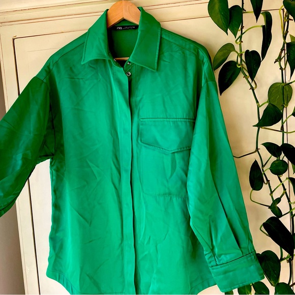 Kelly Green Zara Snap Blouse!!! - Picture 2 of 10